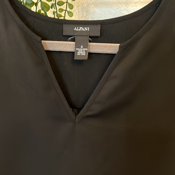 NEW ALFANI HIGH-LOW CROSSOVER TOP - Picture 2 of 7